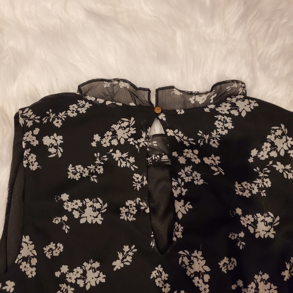 Xhilaration Sleveless Dress - Picture 4 of 8
